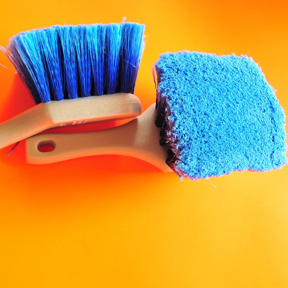 Blue 9" Utility Wheel Brush - Image 3
