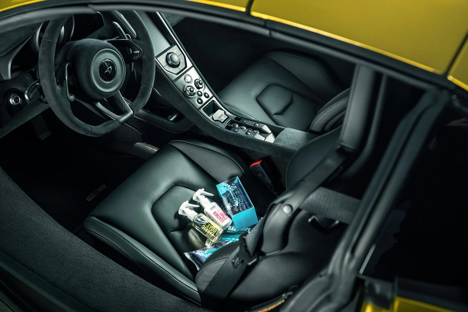 GYEON Q² Fabric Alcantara Coat - Image 7